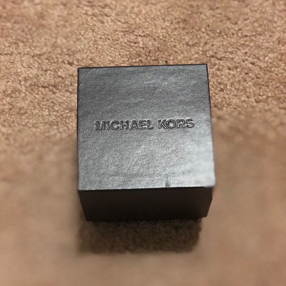 Michael Kors tortoise watch - Picture 2 of 4